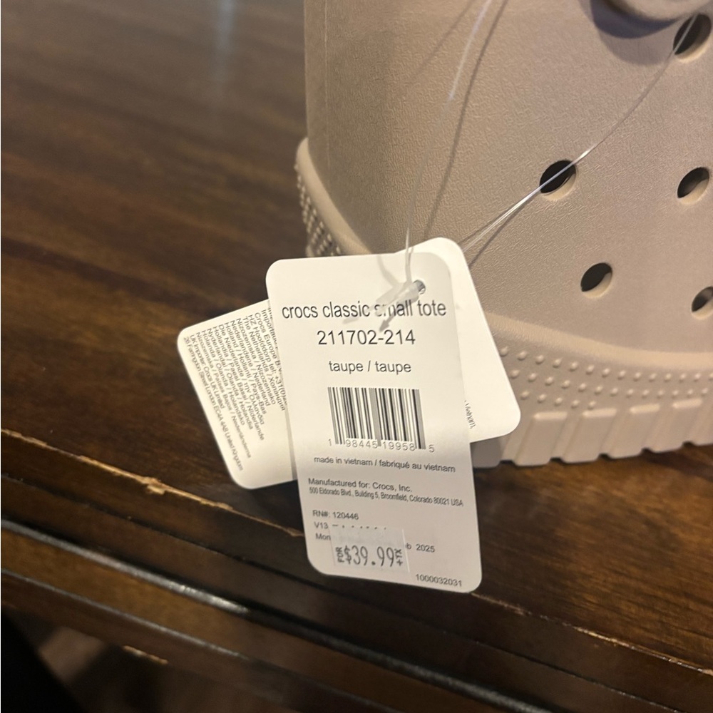 CROCS Women's Beige Small Tote Bag new with tags - Picture 2 of 4